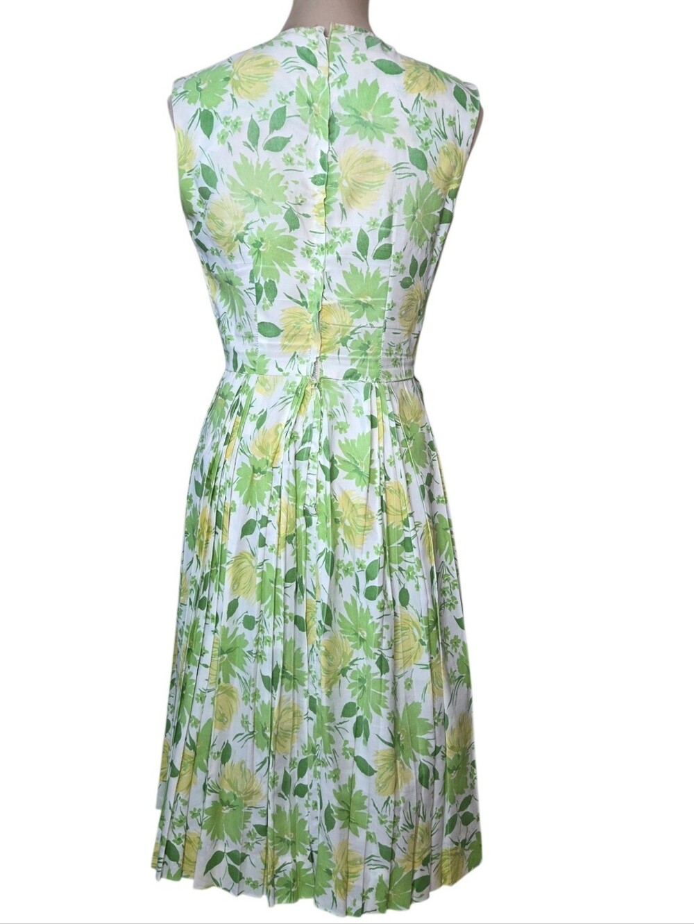 Vintage 1960s Green Yellow Floral Pleated Cotton Dress USA Union Made - Picture 4 of 16